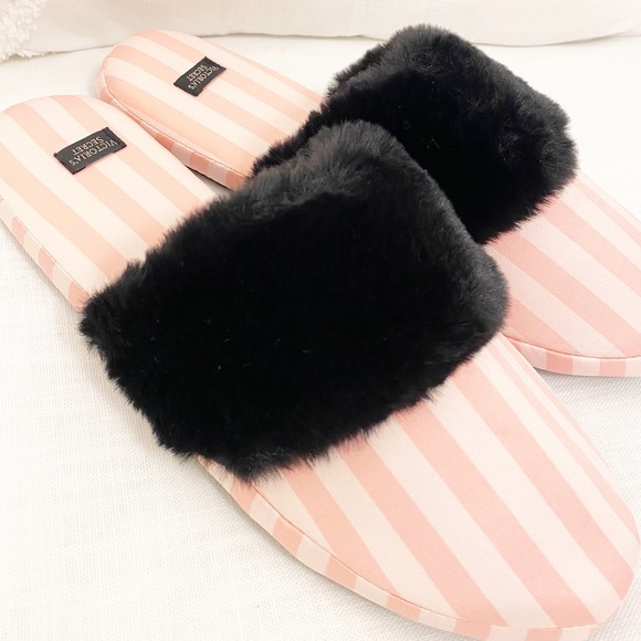 NWT {Victoria Secret} Slippers - Picture 5 of 5